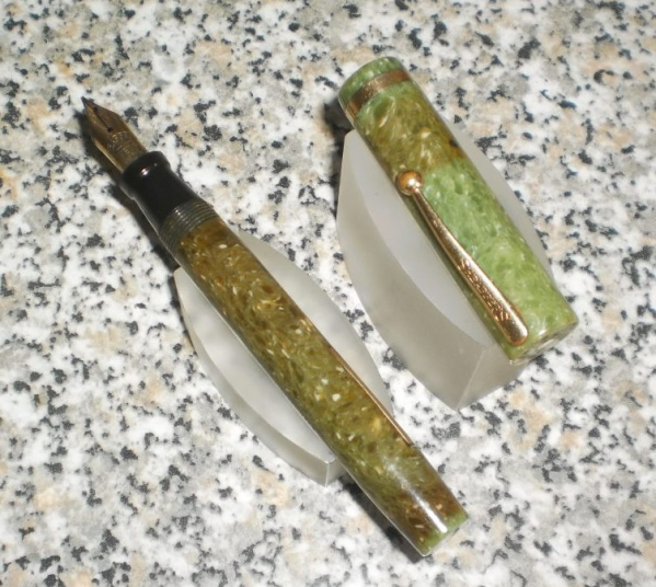 sheaffer jade green26.JPG