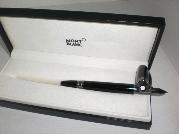 montblanc starwalker midnight.JPG